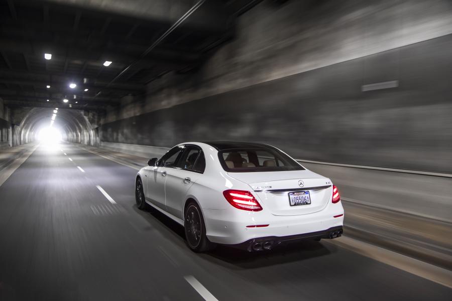  Mercedes-AMG E53 4Matic+ 2018 года  (NA) (фото 25 из 40)